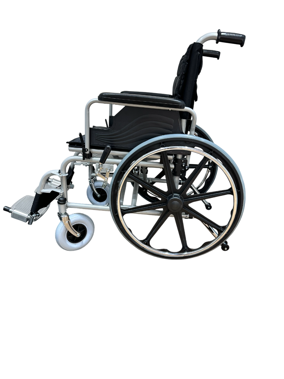 Silla de ruedas con cojín acolchado